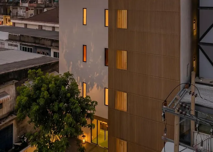 Adelphi Itsaraphap Bangkok